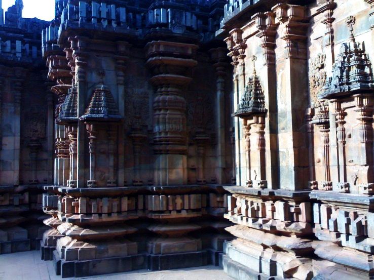 5. Chandramouleshwara Temple